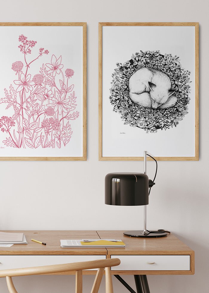 Poster Fuchs schläft in Blumen